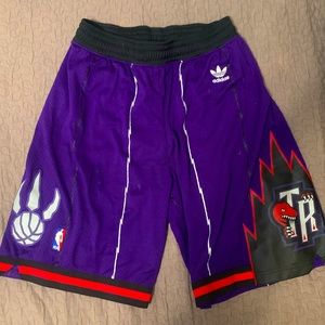 Vintage 90’s Toronto Raptors shorts